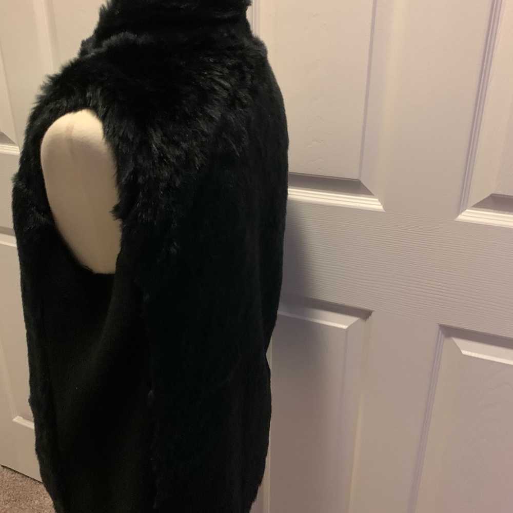 Vest - Picture 3 of 5